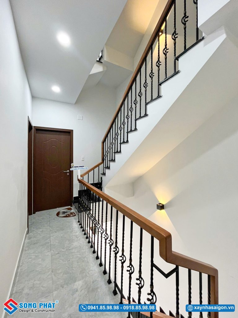 Thiết kế cầu thang đơn giản nhưng vẫn đảm bảo thẩm mỹ.