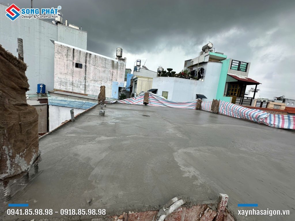 29/09 Đổ bê tông sàn lầu 2