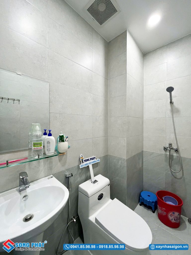 WC sạch sẽ – hoàn thiện gọn gàng, dễ sử dụng.