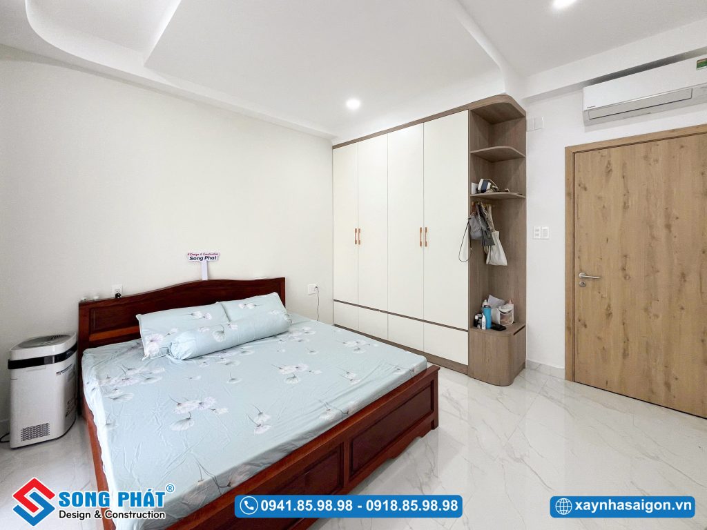 Tủ quần áo kịch trần hạn chế tối đa việc bám bụi trên nóc tủ