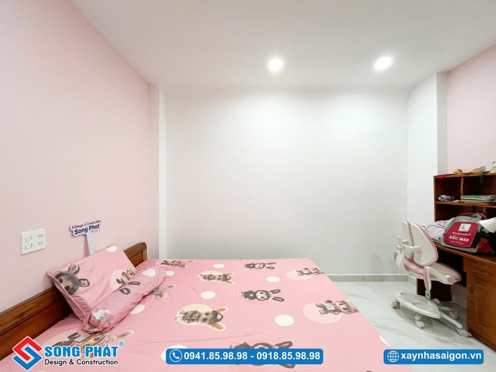 Phòng ngủ lấy tone màu hồng chủ đạo 