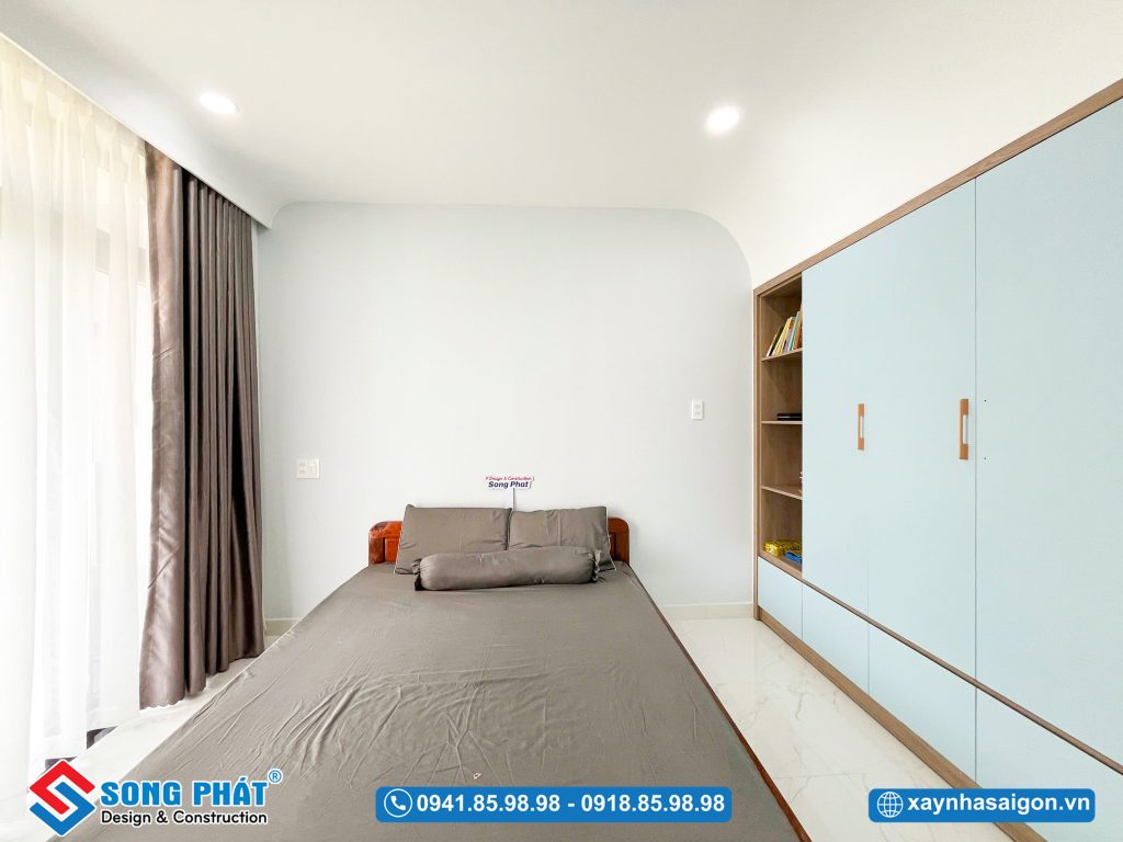 Phòng hướng mặt tiền tích hợp ban công rộng 1m2 lý tưởng để hóng mát
