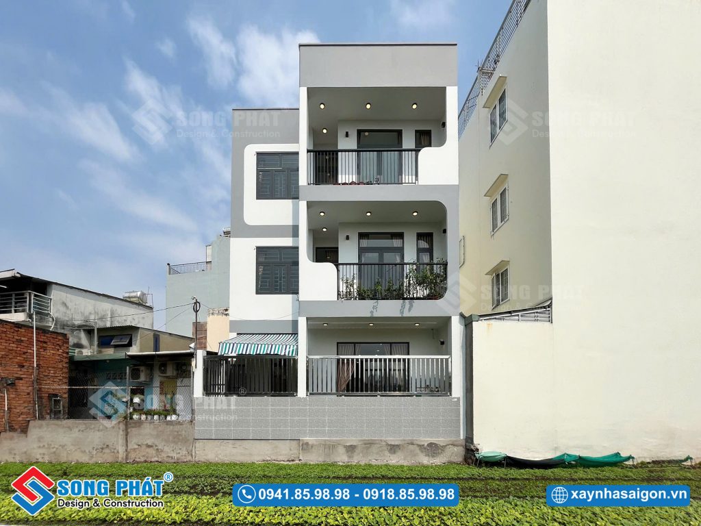 Hình khối kiến trúc đơn giản, tạo cảm giác gọn gàng và dễ tiếp cận.