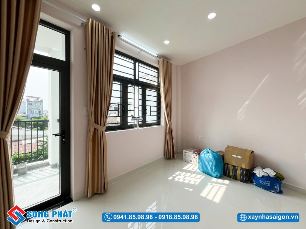 Phòng ngủ phía sau lầu 2