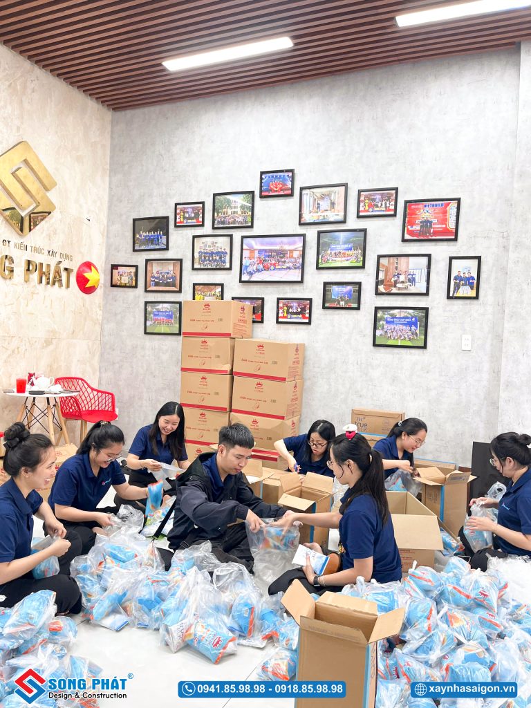 Mỗi món quà là một tấm lòng – được gói ghém bằng sự tận tâm của tập thể Song Phát