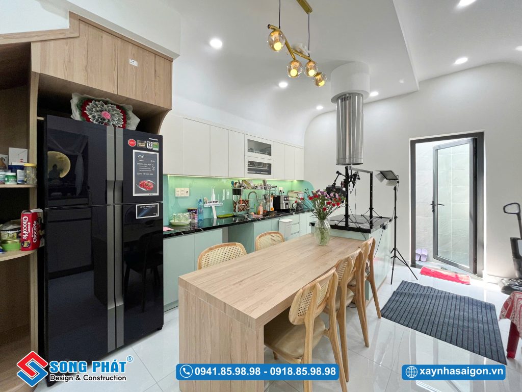 Khu vực bếp ăn hiện đại 