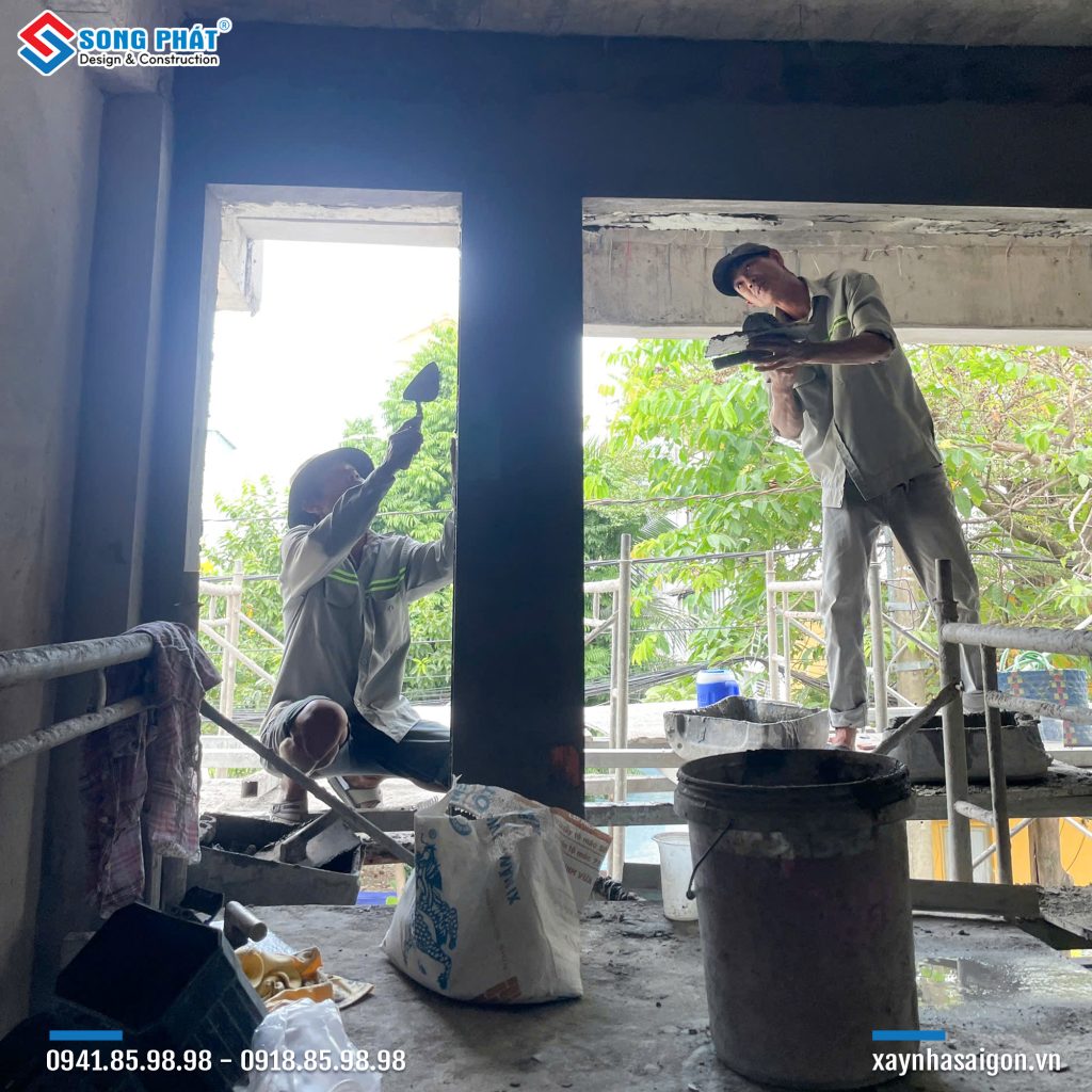 26/01 Thi công tô tường lầu 1