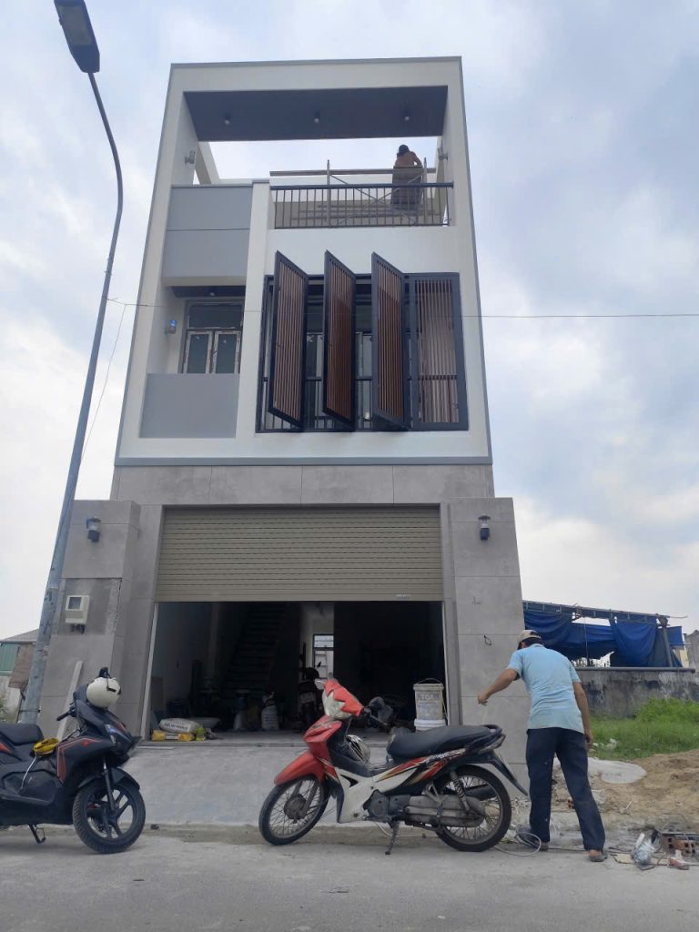 mặt tiền nhà hoàn thiện chờ bàn giao