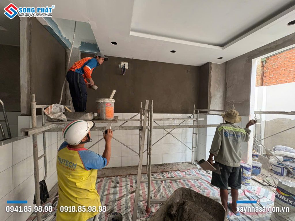 26/01 Ốp gạch tầng trệt