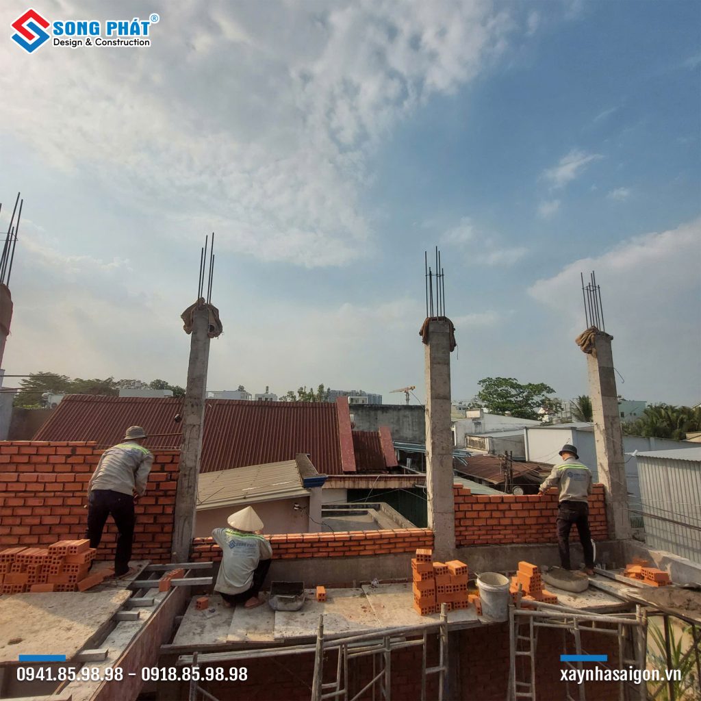 27/01 Xây tường bao lầu 1