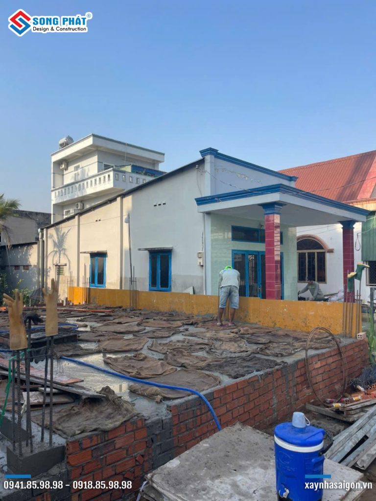 Bao che, tưới ẩm bảo dưỡng bê tông sàn