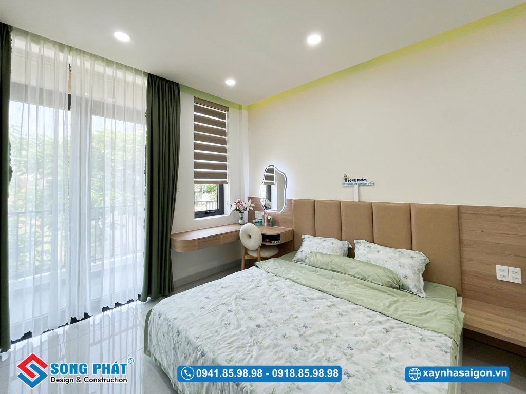 Ánh sáng tự nhiên giúp phòng luôn thoáng và dễ chịu.