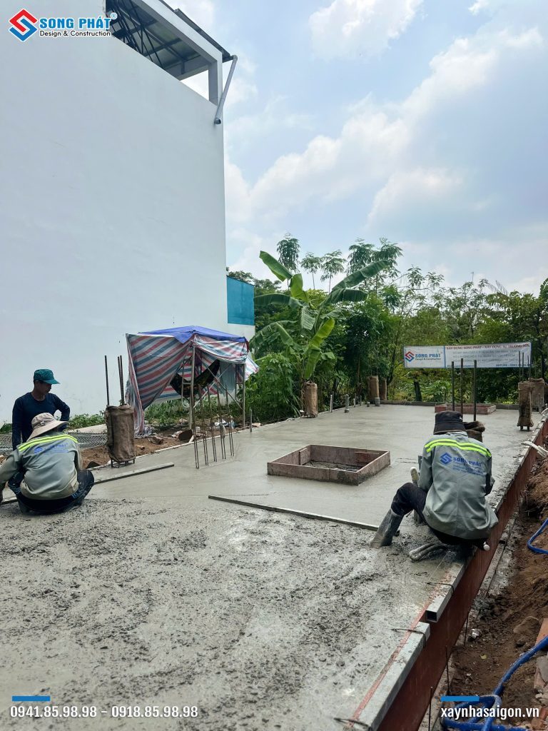 01/10 Đổ bê tông móng – sàn trệt