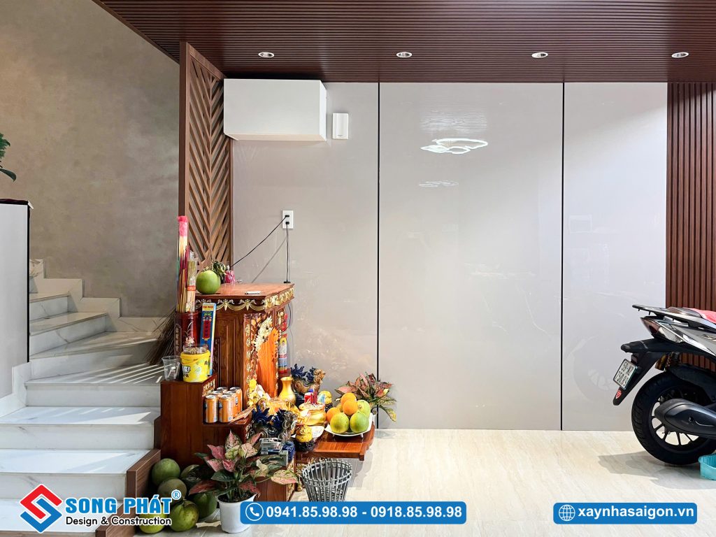 Vách PVC tạo điểm nhấn cho không gian tầng trệt