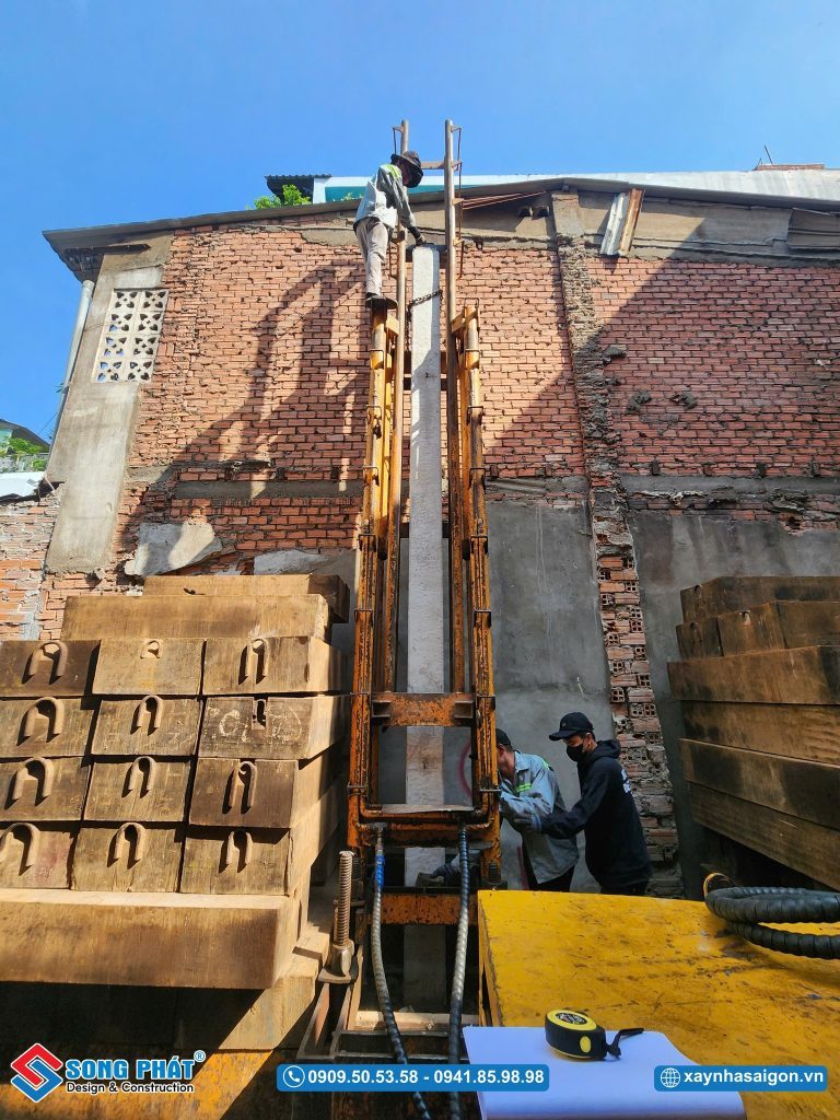 30/12 Thi công ép cọc thử