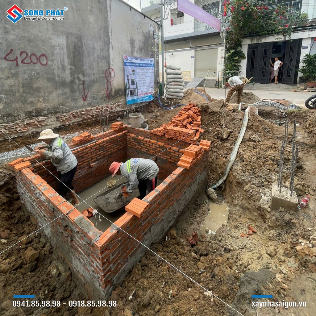 20/01 Xây tô hầm tự hoại