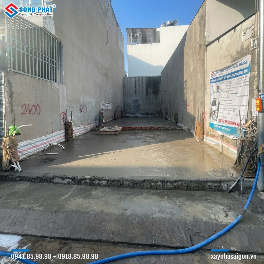 01/02 Hoàn thiện đổ bê tông móng – sàn trệt