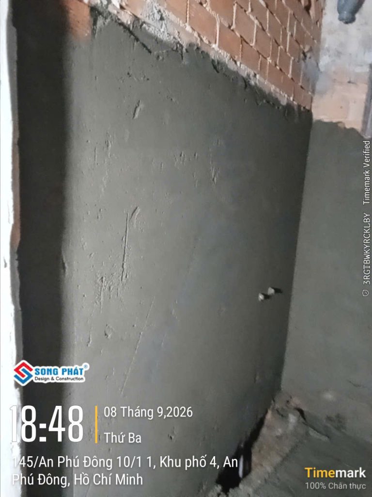 08/09 thi công tô trát tường bao sân thượng.