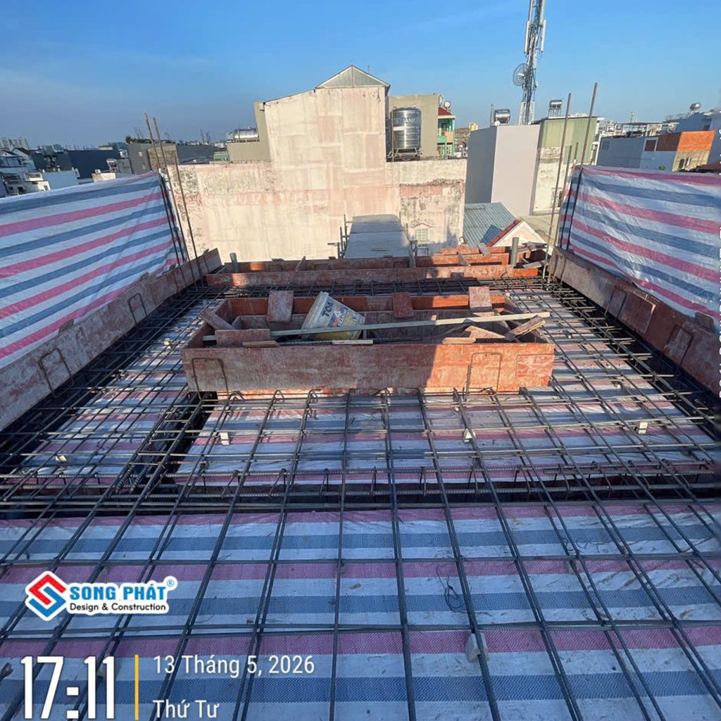 13/05 Hoàn thiện đi thép sàn mái 
