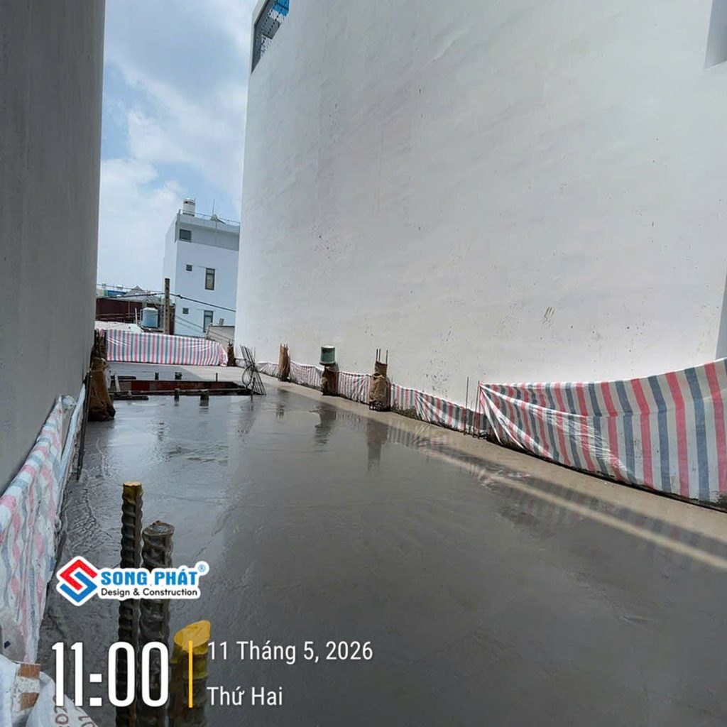 11/05 Hoàn thiện đổ bê tông sàn lầu 1