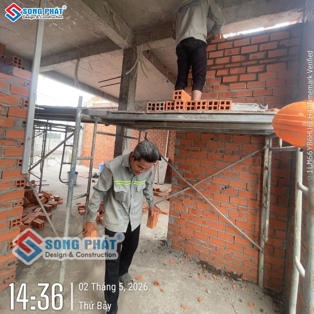 02/05 Xây tường ngăn lầu 2 