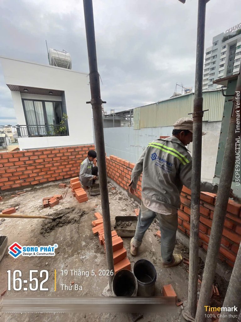 19/05 Xây tường bao sân thượng 