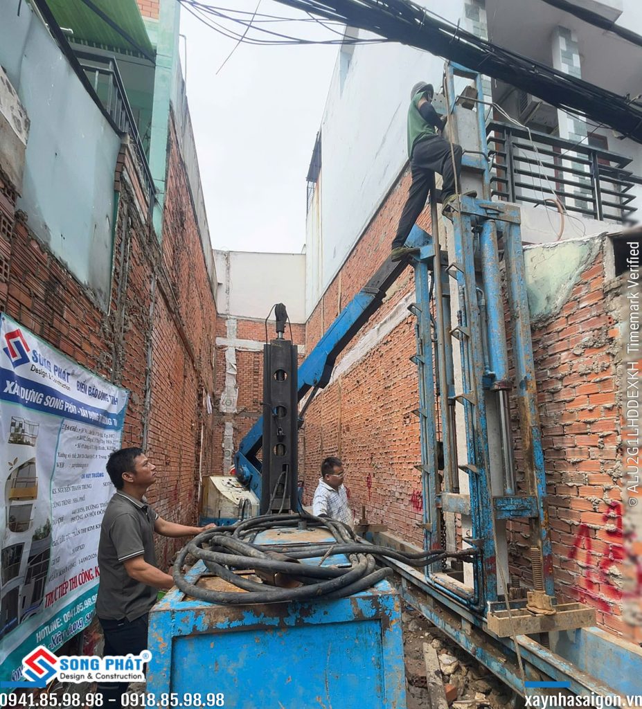 15/09 tiến hành ép cọc thử.