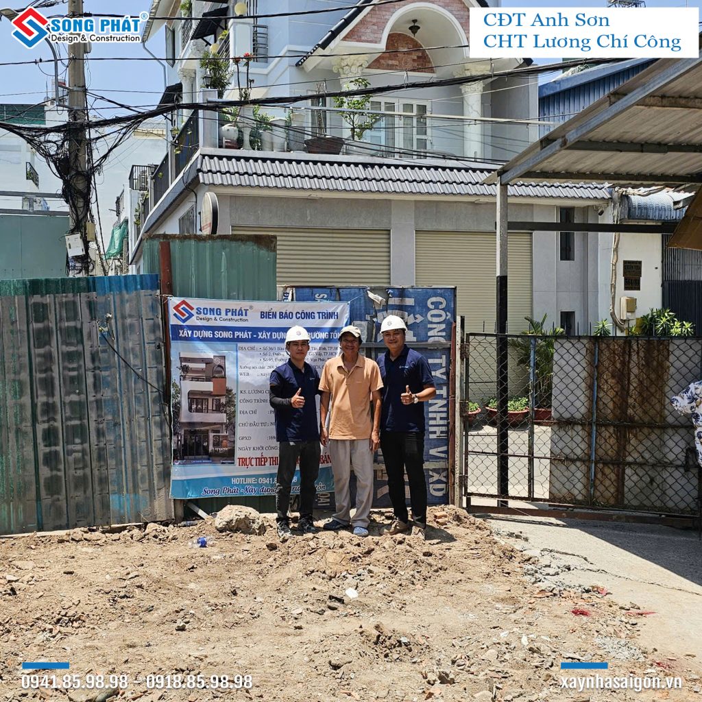 CĐT Anh Sơn cùng đội ngũ Song Phát trong buổi khởi công công trình