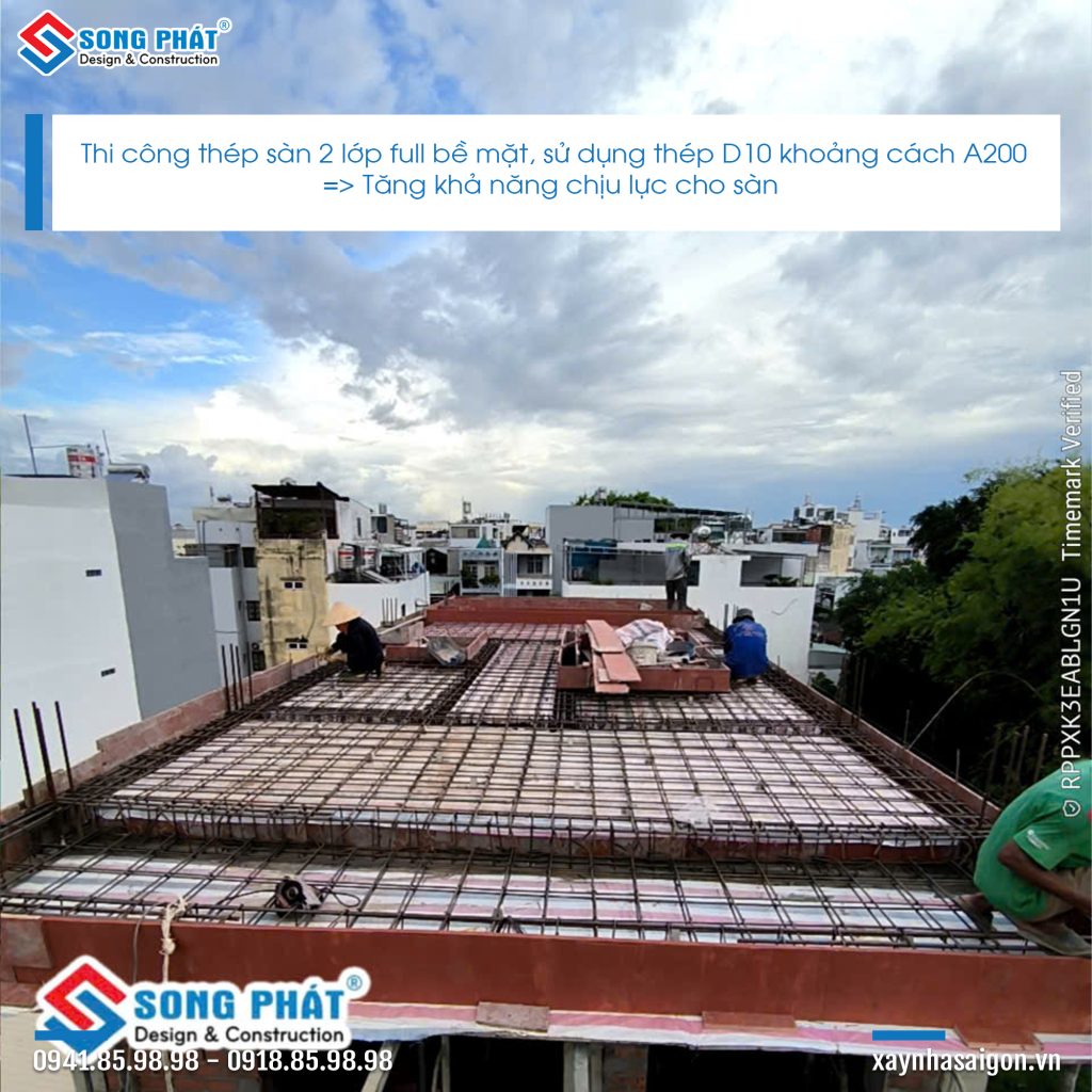03/06 thi công cốp pha dầm sàn mái.