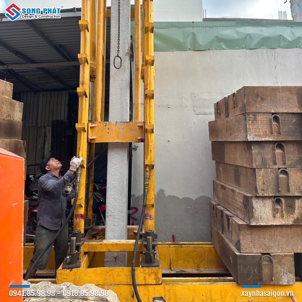 30/03 Thi công ép cọc thử