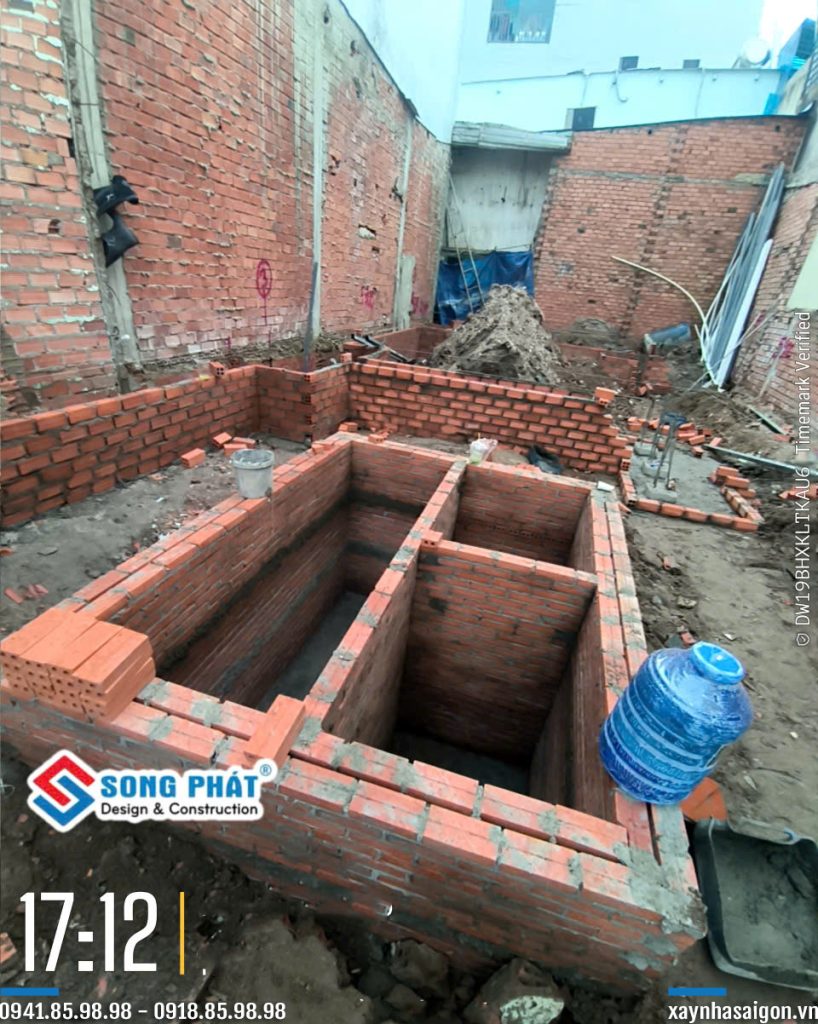 11/08 xây hầm tự hoại.
