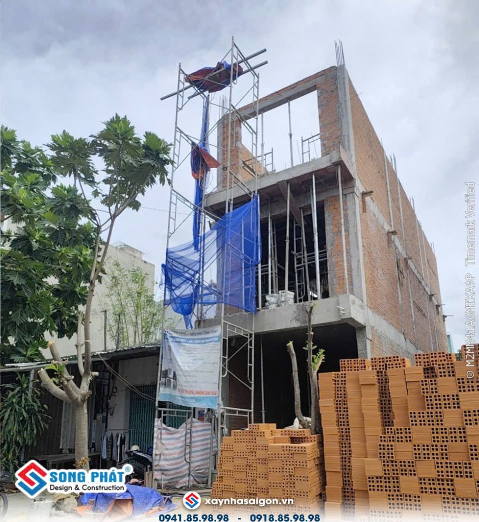 Tháng 07 mặt tiền công trình anh Duy đang thi công.