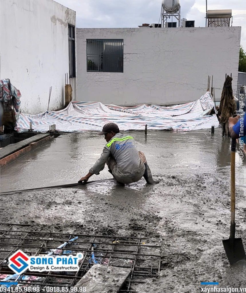 13/09 đổ bê tông dầm sàn lầu 2.