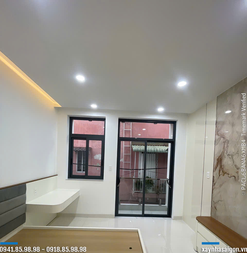 Lắp đặt nội thất.