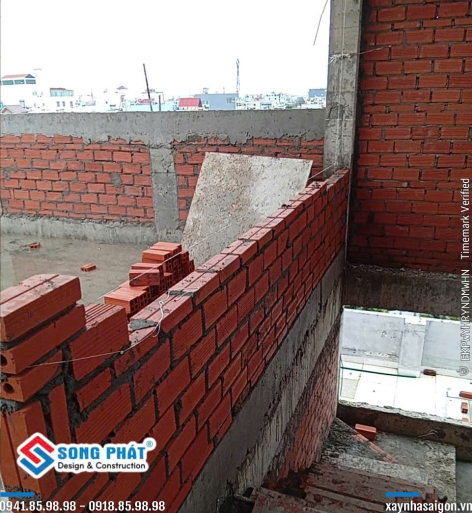 16/09 Xây tường mặt tiền lầu 2.