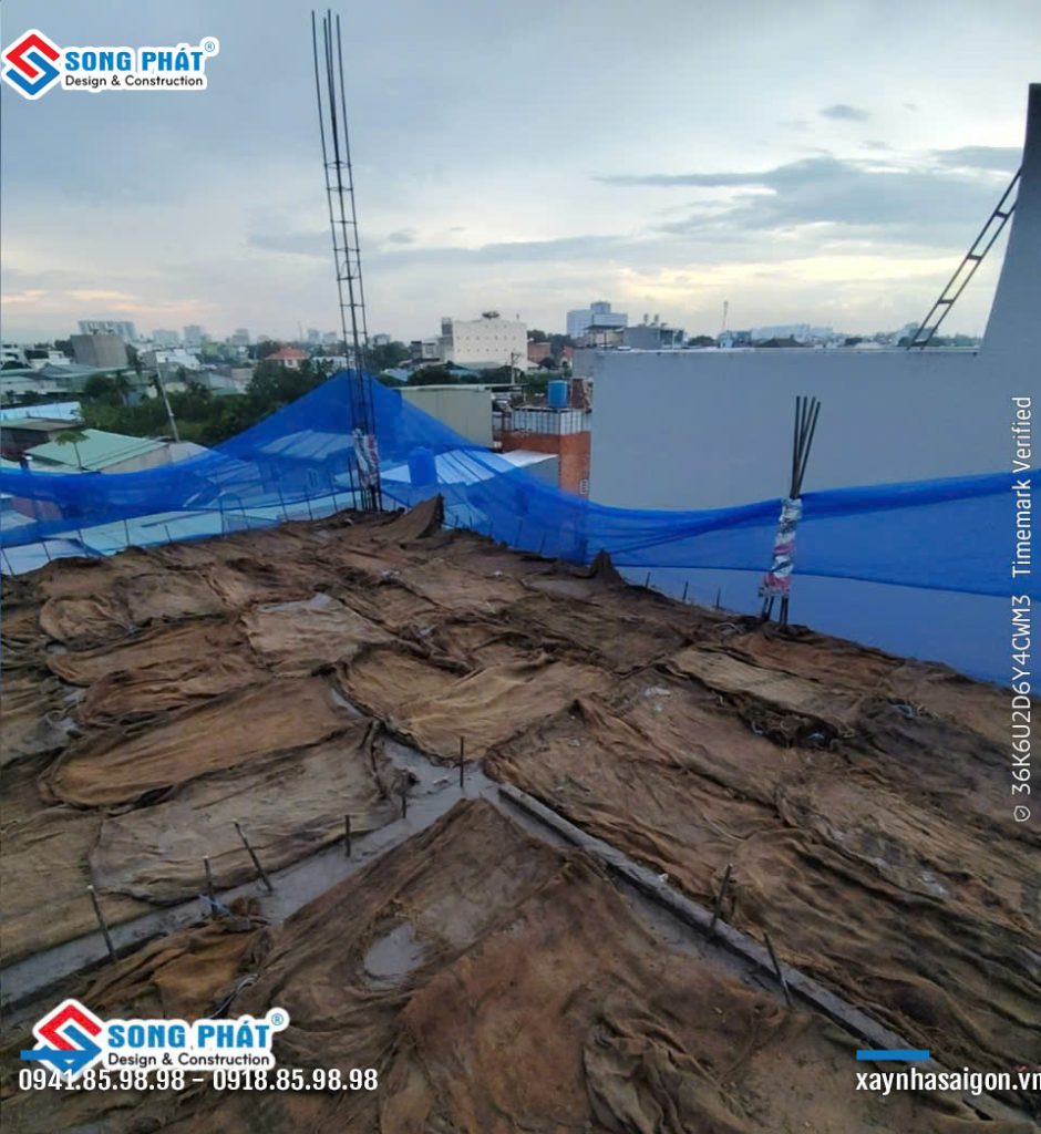 Công tác bảo dưỡng bê tông.