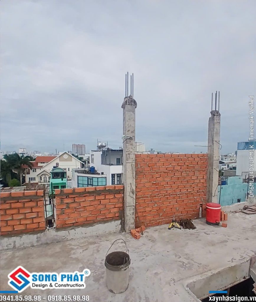 17/08 xây tường bao sân thượng.