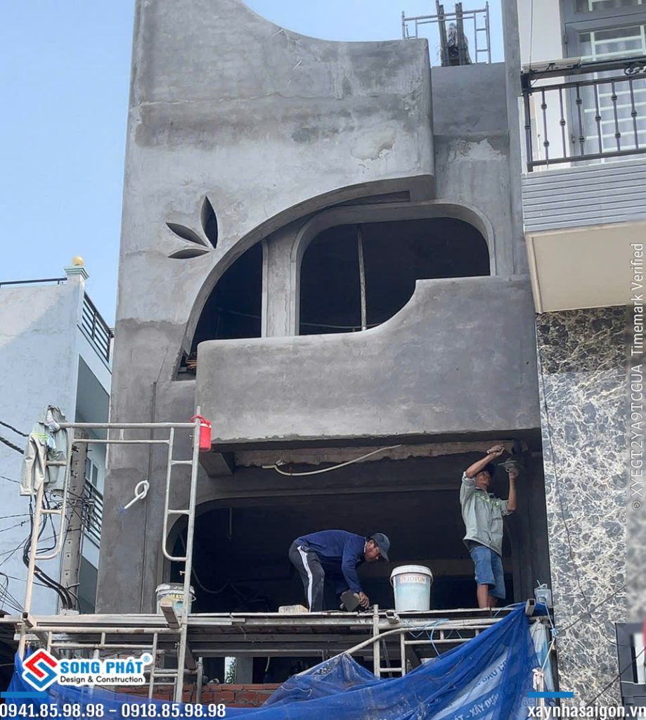 18/09 thi công tô trát mặt tiền.