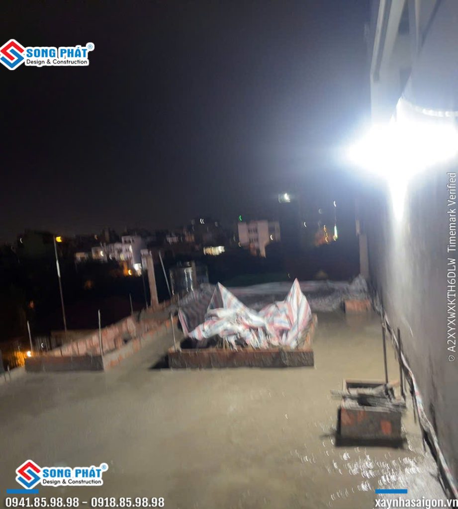 20/07 đổ bê tông dầm sàn mái.