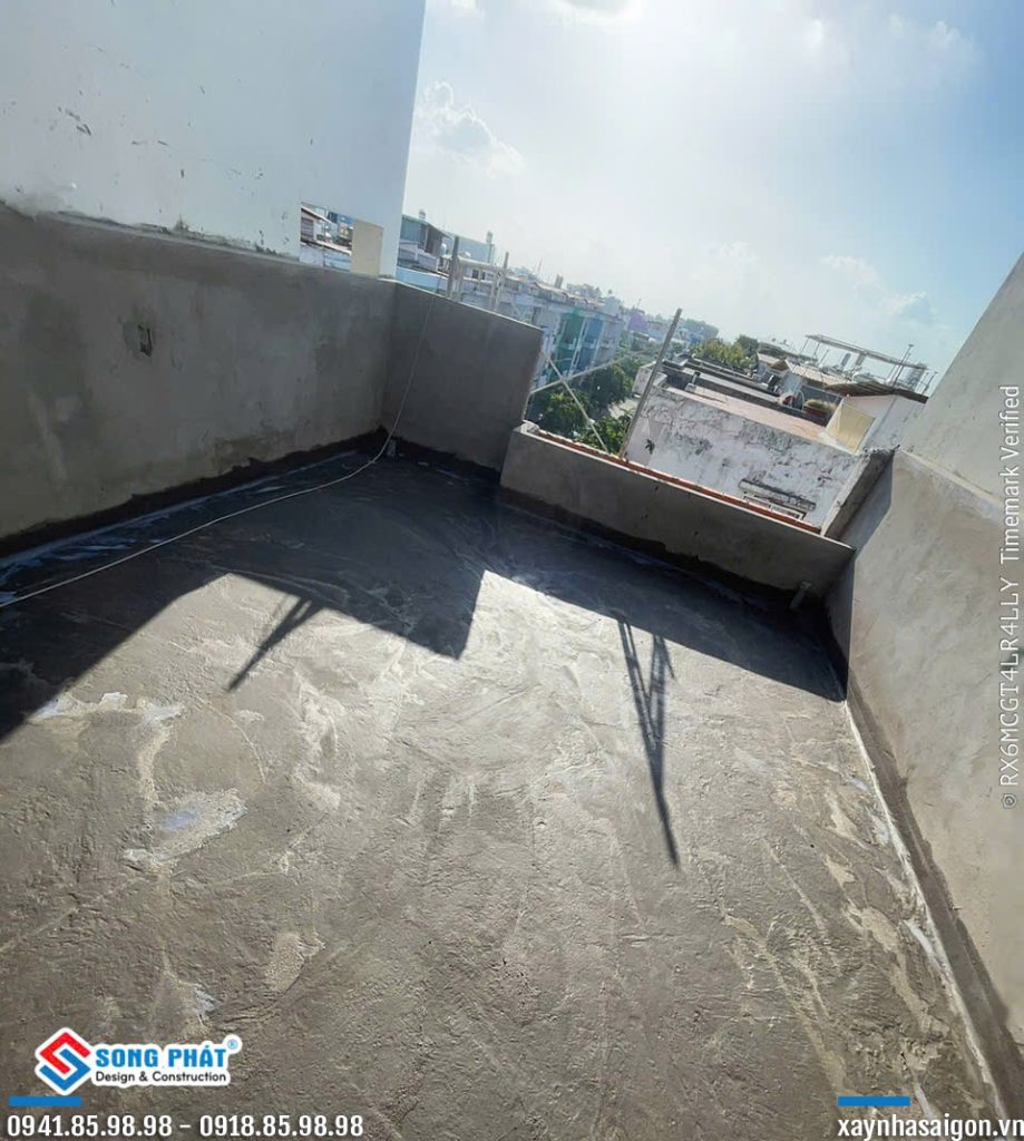 21/07 công tác chống thấm sân thượng.