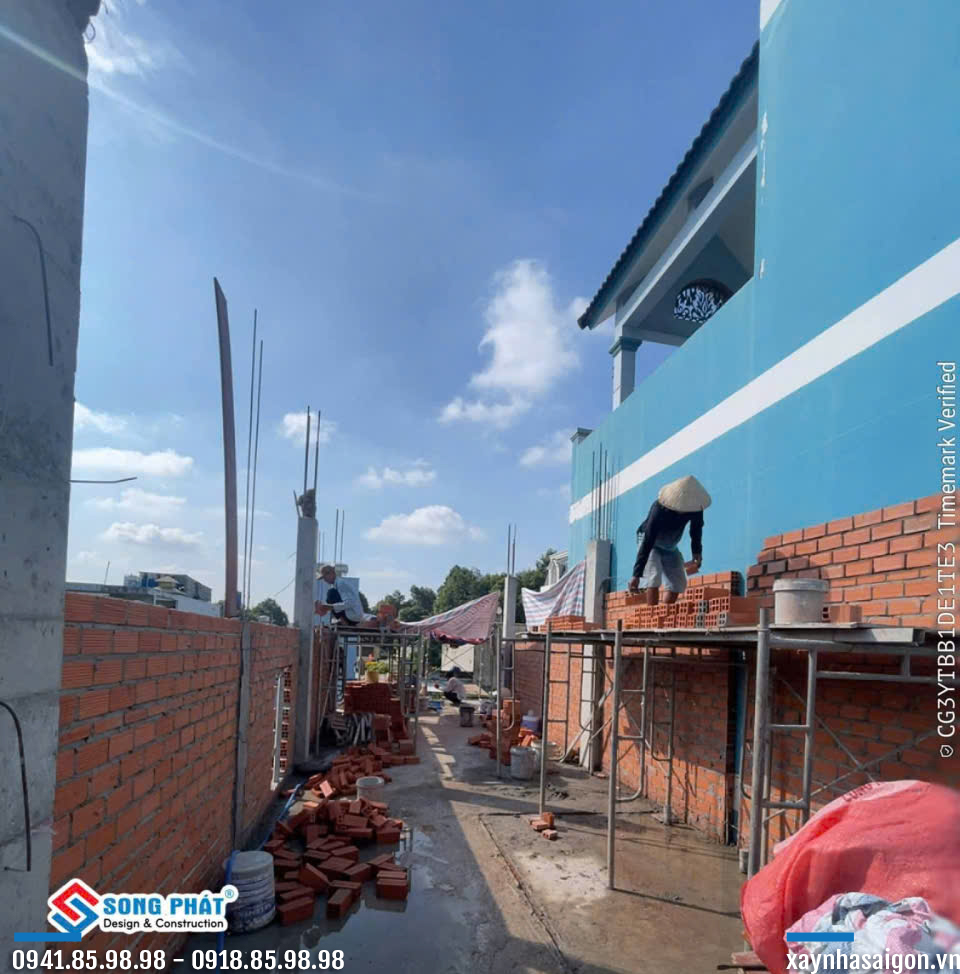 23/06 xây tường bao lầu 2.