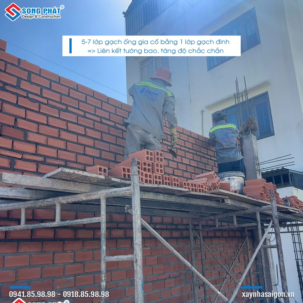 23/07 xây tường bao tầng trệt.