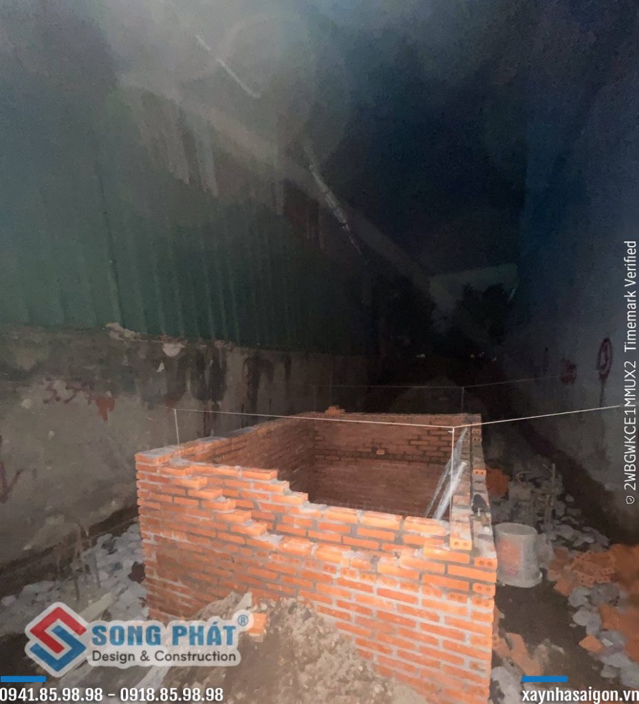 25/08 xây rọ móng.