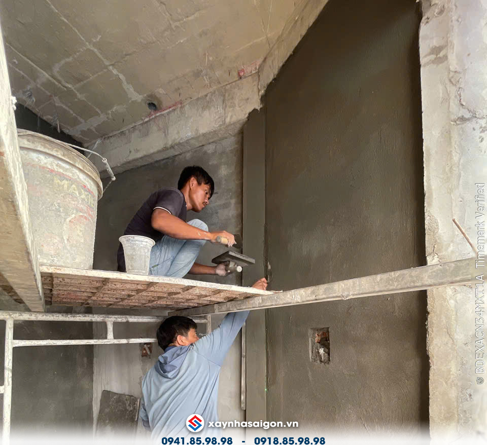 24/09 tô trát tường lầu 3.