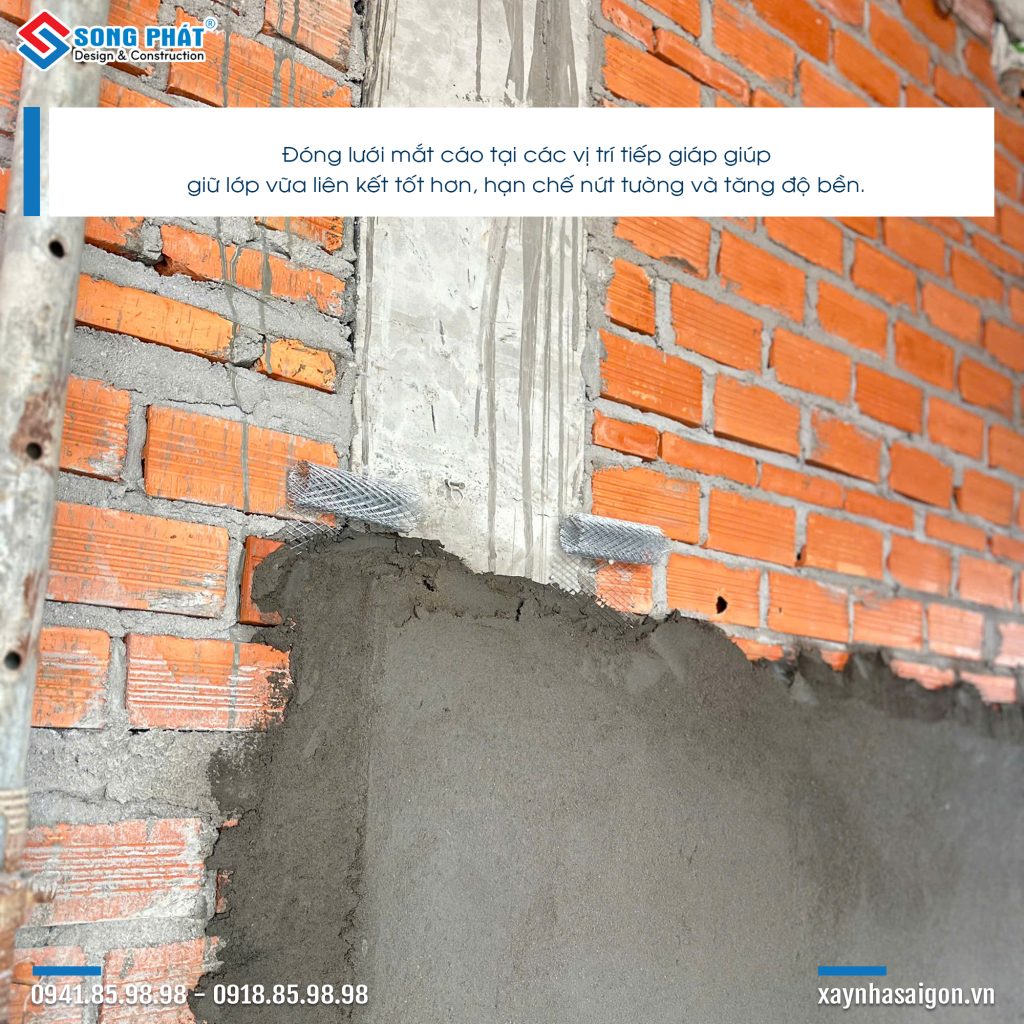 Công tác đóng lưới mắt cáo.