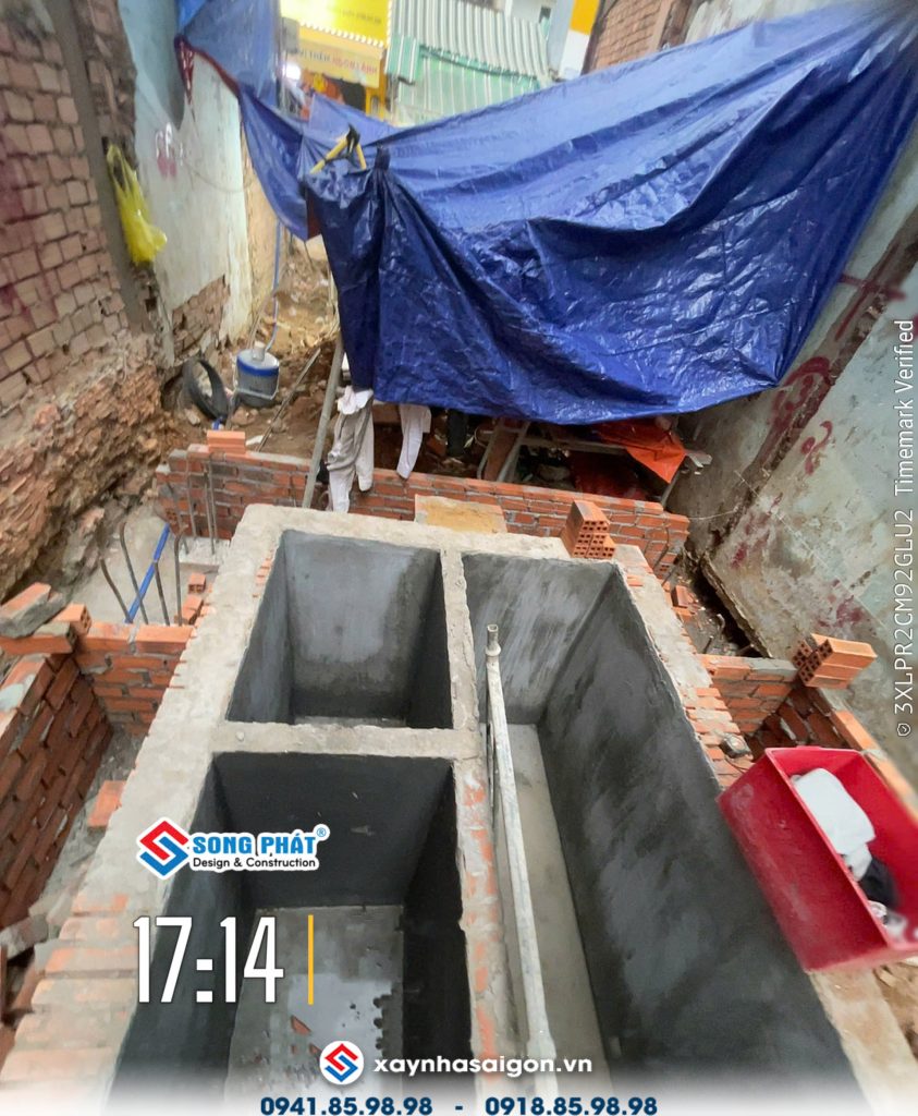 27/07 lăm le, chỉnh hố + xây đài móng.