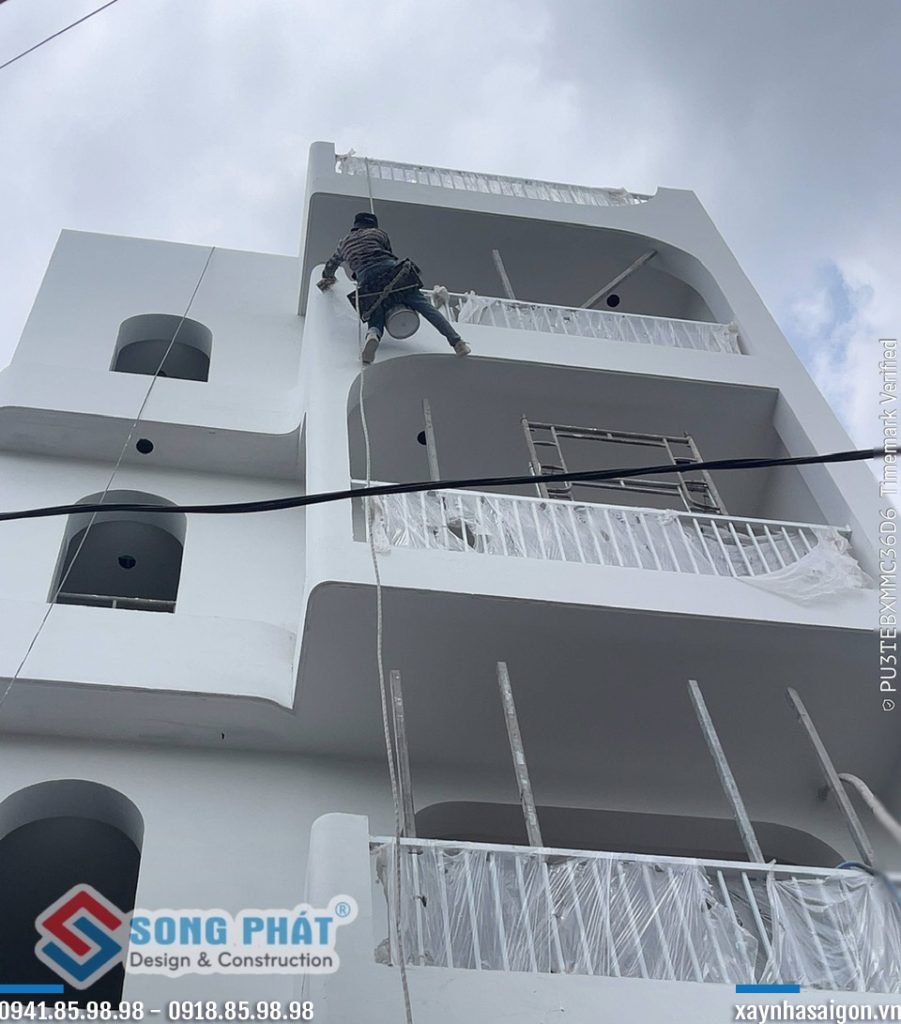 28/07 bả mặt tiền công trình.