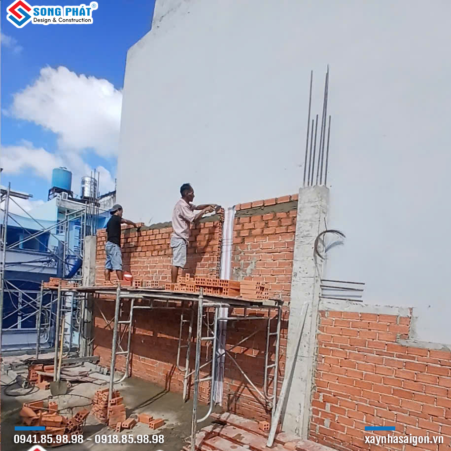 29/06 xây tường bao lầu 1.