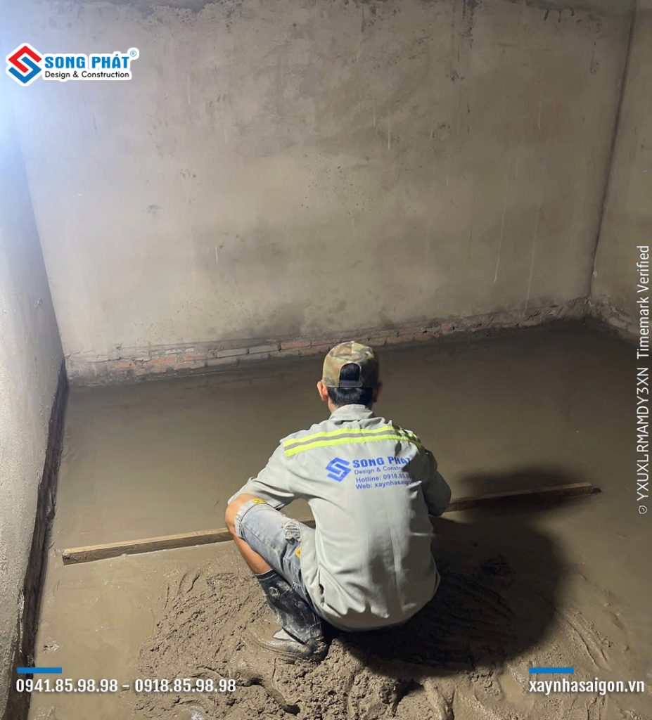 29/06 cán nền lầu 1.