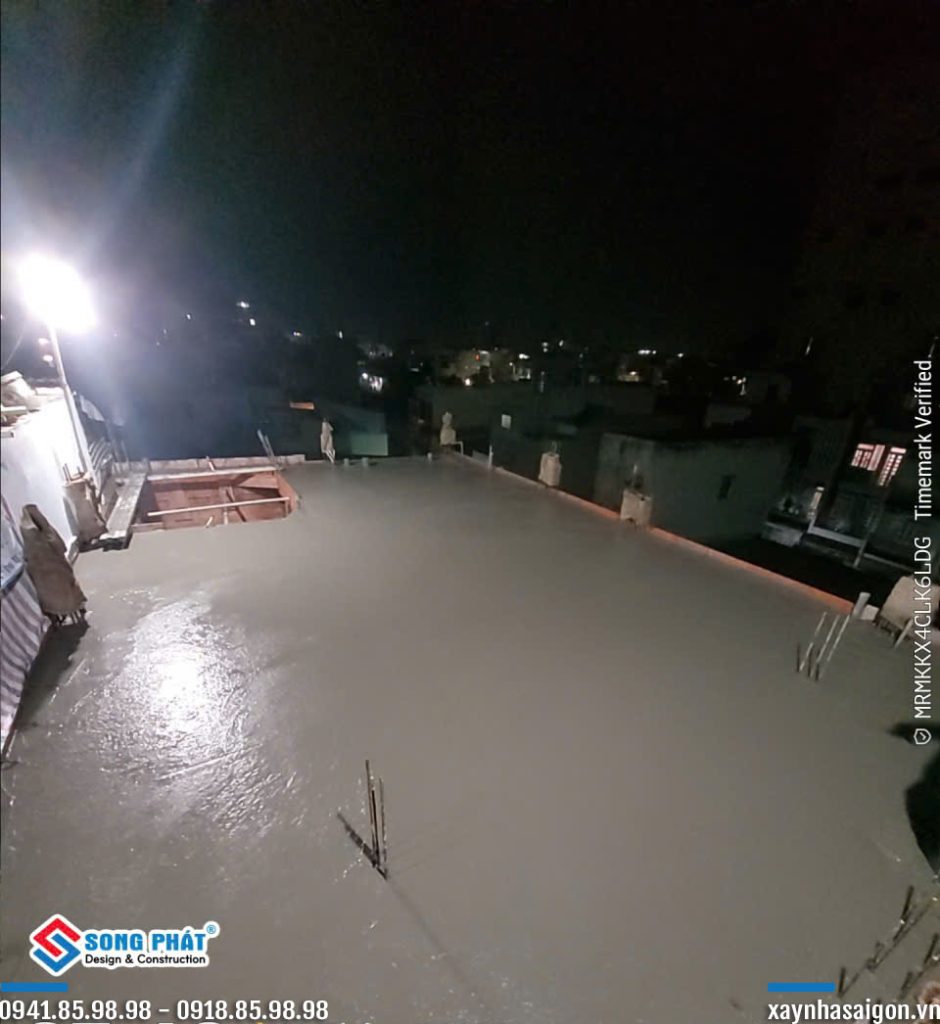02/08 đổ bê tông dầm sàn lầu 3.